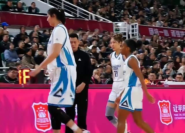 app下载-山东女篮惨败山西队，张子宇正负值最低拖累球队，宫鲁鸣看走眼了