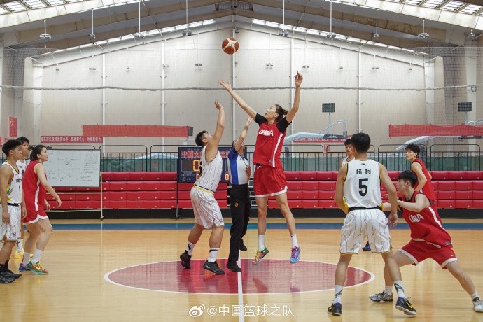 app下载-中国女篮昨日与云南财大男篮进行教学赛 最终以95比86取胜