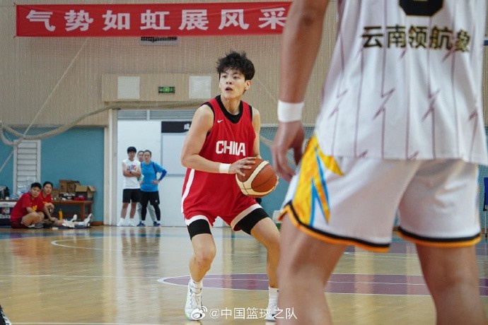 app下载-中国女篮昨日与云南财大男篮进行教学赛 最终以95比86取胜