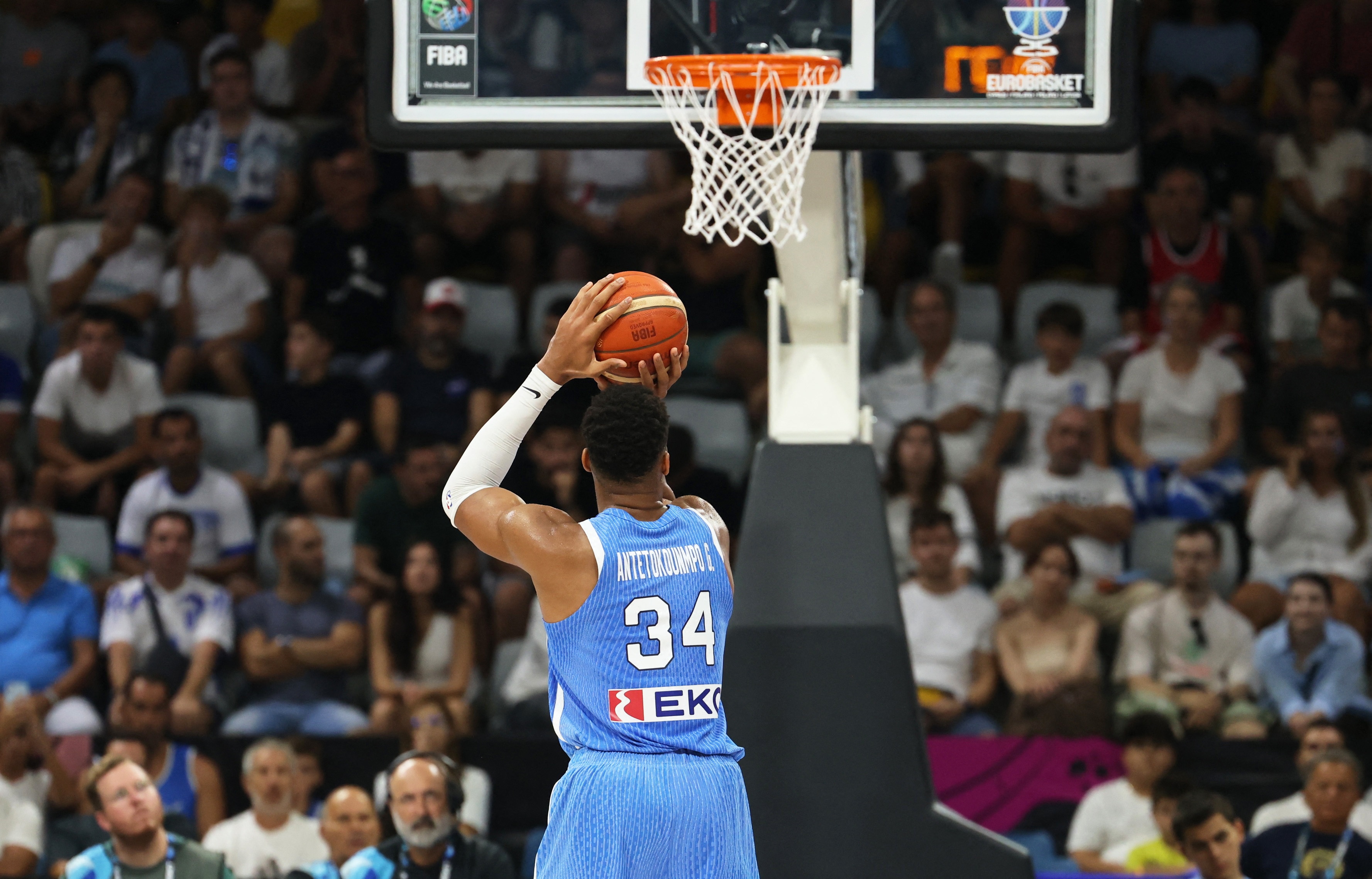 体育视频直播-美记：看好字母哥新赛季拿到个人第三个MVP 他需要提升罚球命中率