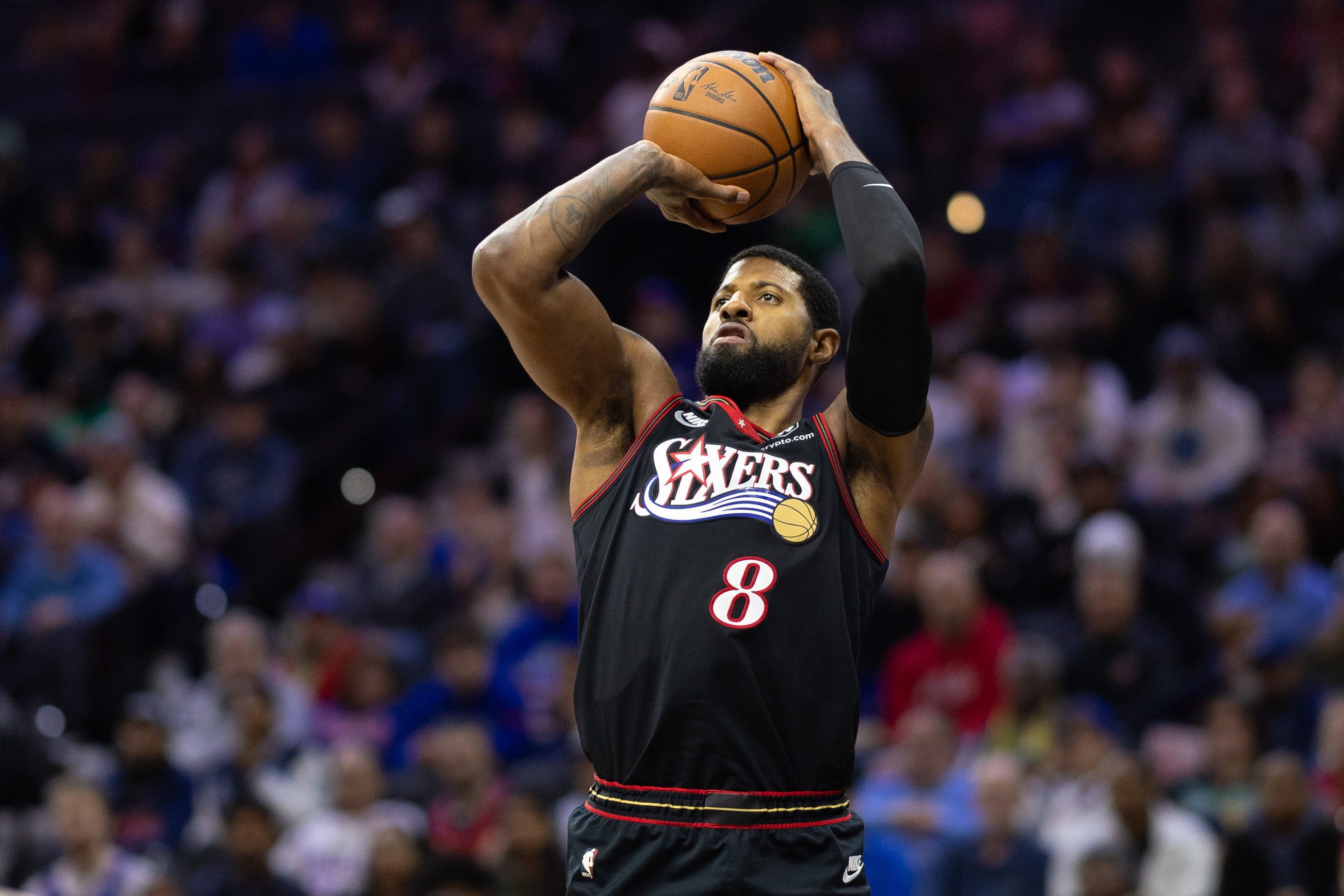 乔治：经过一年的磨合 76人更加默契&amp;球队每个人都开始享受比赛