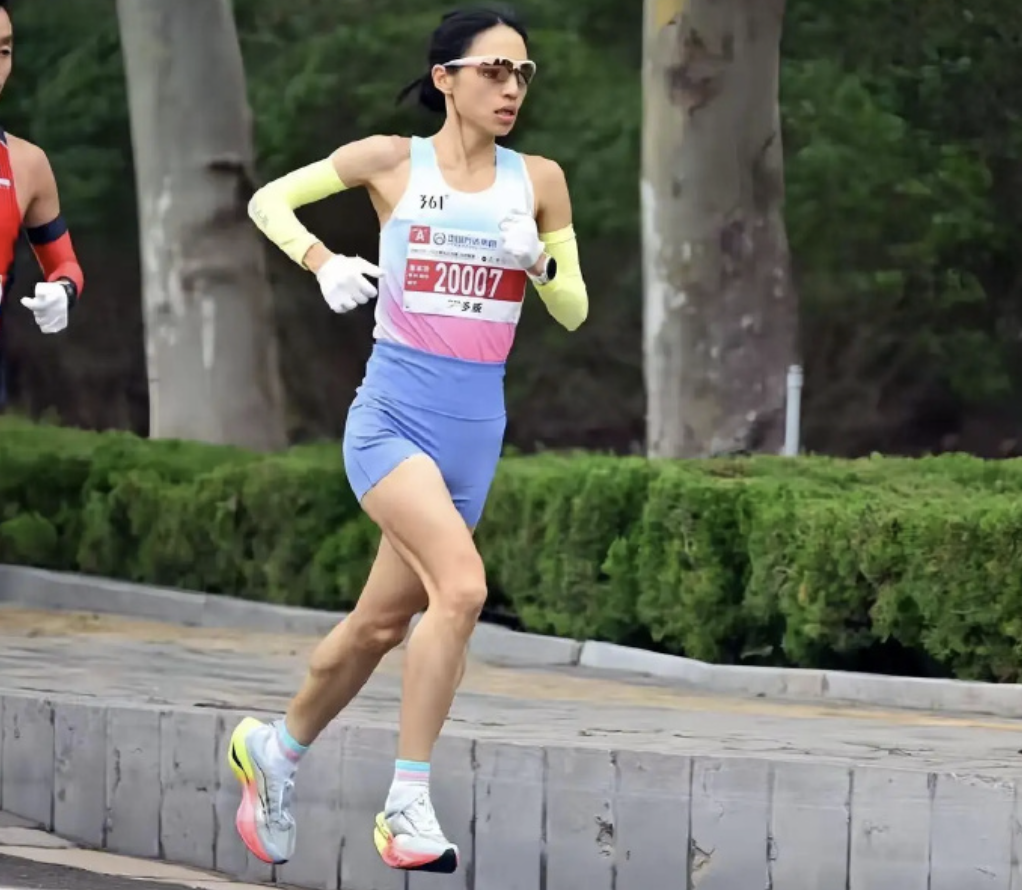 网页版登录入口-张水华已6天未开直播！辞职后首秀敲定 4天后亮相重庆争7.5万奖金