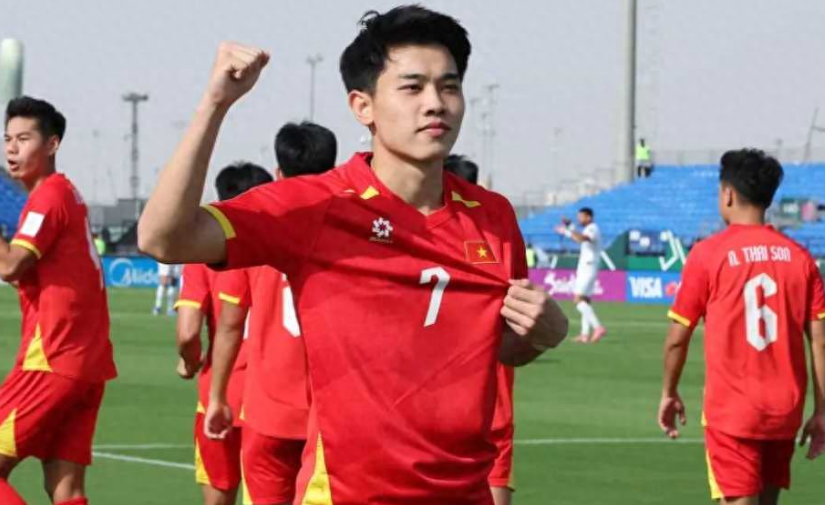 app下载-0-1爆冷!1-0绝杀!U23亚洲杯：黑马3连胜,夺冠热门出局,中国队喜讯