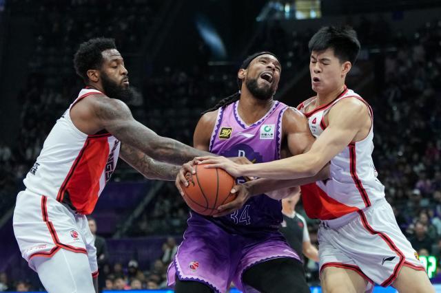 开云体育-外援主宰CBA俱乐部杯？国手缺阵改变争冠格局