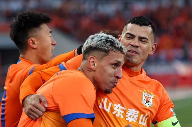 1709345991247044825.jpg app下载-后费莱尼时代战术转型初见成效 泰山:为亚冠预热