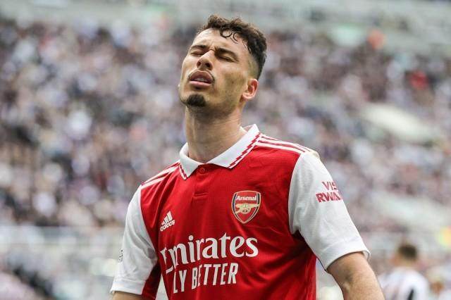 体育视频直播-【早报】碾压进决赛！曼城4比0皇马消灭“1%”！