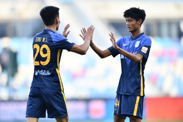 1667036211023021134.jpg 开云体育-叶楚贵百场中超里程碑双响 广州城有望逃离降级区