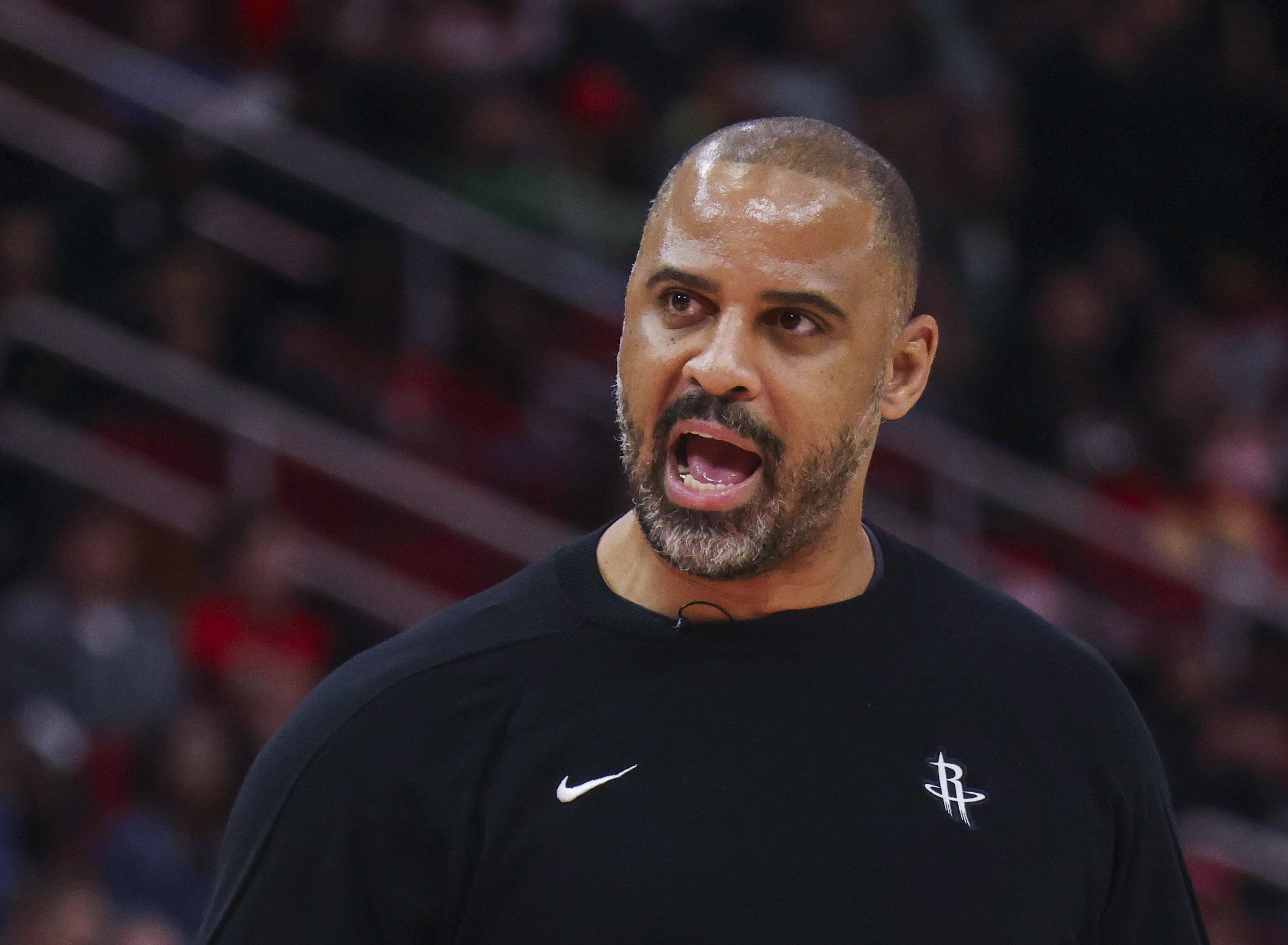 app下载-乌度卡谈获胜:三节末四节初的5-6分钟定胜势 期间我们打得很努力