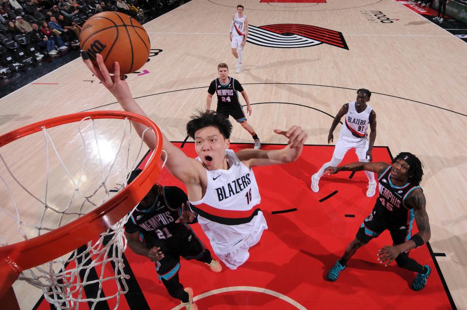 kaiyun 官网-杨瀚森2+1霍勒迪20+5+7 开拓者主场大胜灰熊