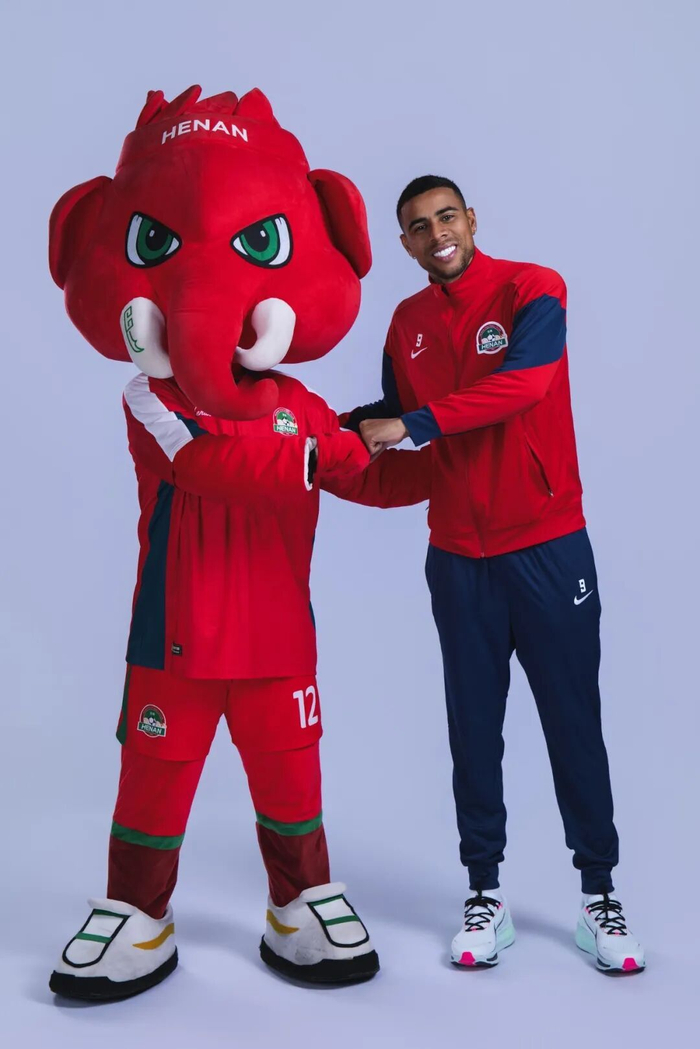 冠军前锋的新旅程！古斯塔沃：选择河南是缘分，头球是我的最强武器|河南队|路易斯-古斯塔沃|古斯塔沃-博乌|中超联赛|足协_新浪体育_新浪新闻