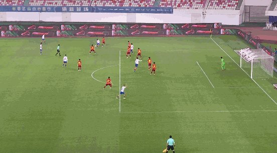 【中超】吴兴涵梅开二度 泰山5比0大胜河北继续领跑