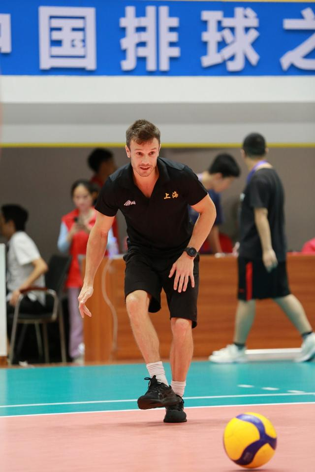 网页版登录入口-没想到吧，上海男排幕后藏着位英伦“体能魔法师”|艾德里安|新民晚报|卡迪夫城|训练|教练_新浪体育_新浪新闻