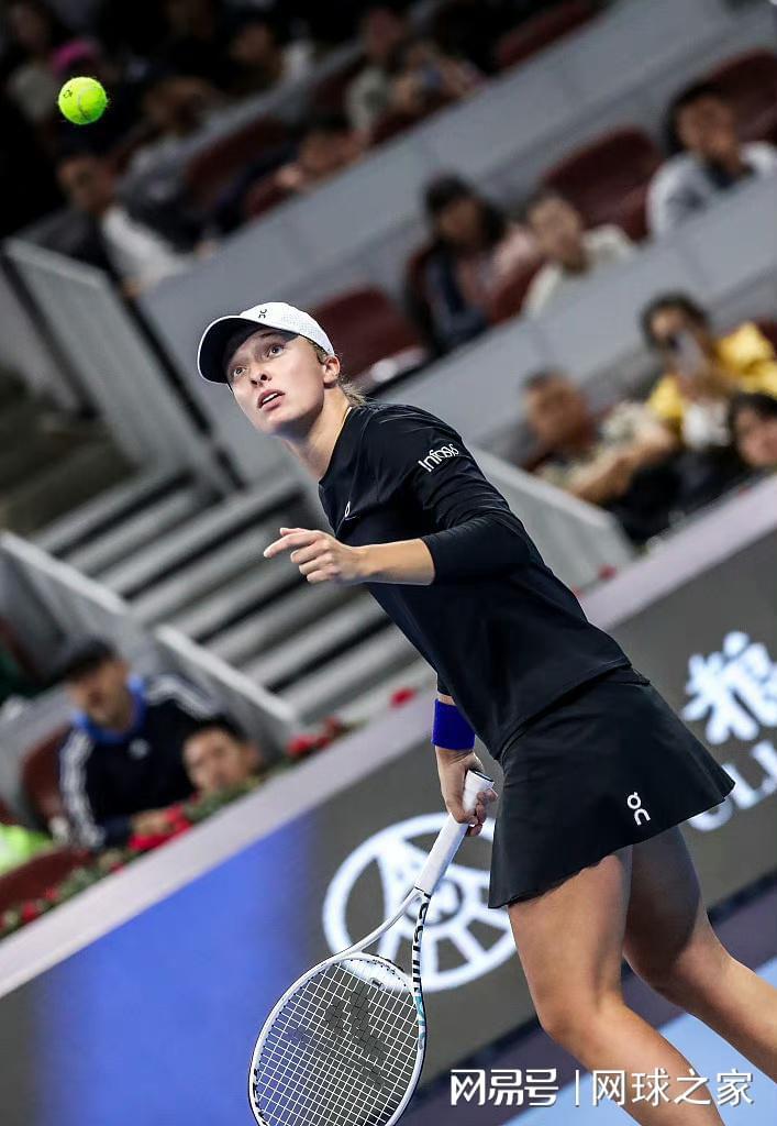 中网还未开始便陷入舆论风波：海报不见郑钦文，门票涨价再惹争议