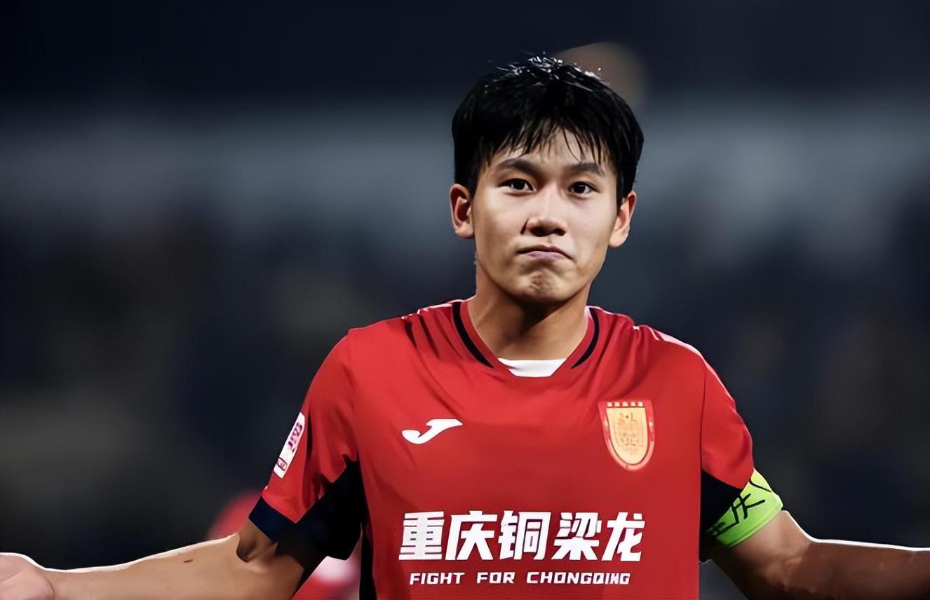 体育视频直播-刘建业刚出任重庆铜梁龙主帅，就收到一份惊喜大礼，向余望爆发