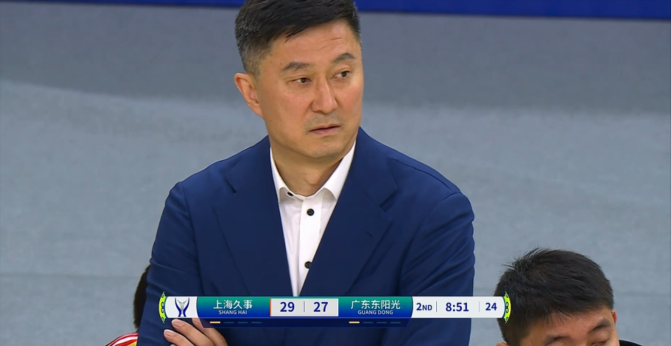 app下载-已打完广东最后一场？球队落后，玩手机漠不关心，解说员：不应该