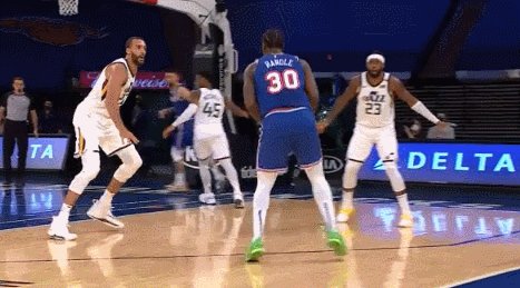 体育视频直播-NBA四大新规开始执行 跳水勾手臂急刹车都是犯规！