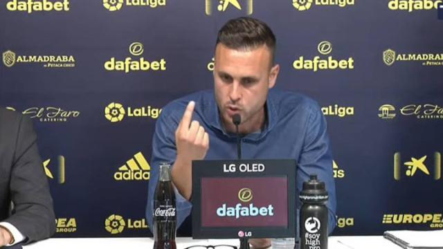 卡拉：我没说种族主义词语 对方真的不是听岔了？