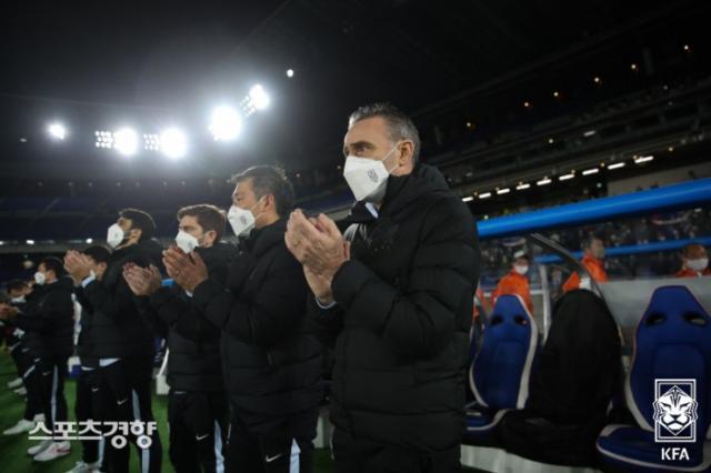 1616735721360004699.jpg kaiyun 官网-韩国0比3惨败日本韩媒痛斥本托 重用朴志洙遭批判