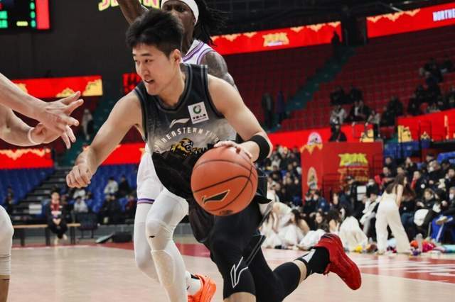 32分+6记三分!失意国手砍分能力不输小外援,郭士强该重点考察了