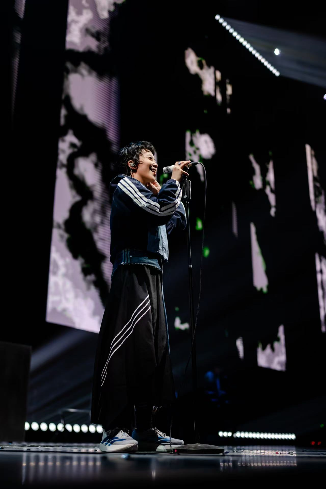 开云体育-在“竞速实验场”，苏翊鸣、拉塞尔、窦靖童共同探索速度的表达