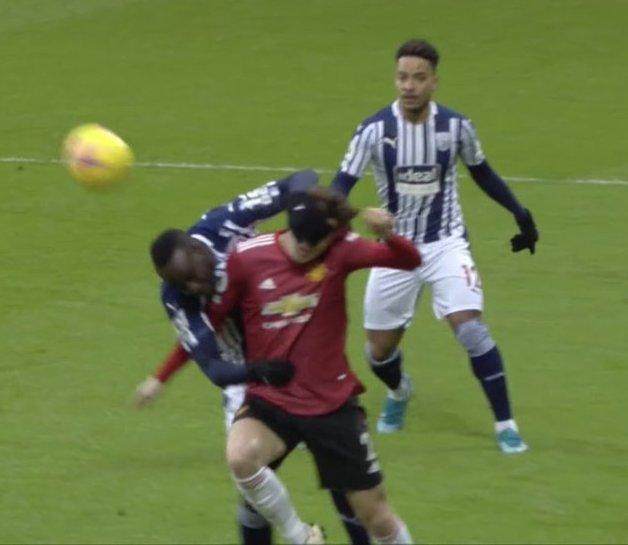 网页版登录入口-迪亚涅捂眼中卫冲顶 索帅：马圭尔同款进球就被吹