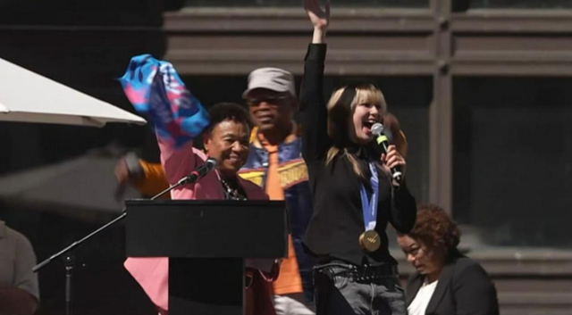 app下载-刘美贤衣锦还乡:我爱奥克兰! 已退出世锦赛未来两个月有26场商演|冬奥会|美国|米兰冬奥会|花样滑冰|米兰_新浪体育_新浪新闻